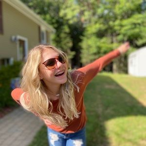 Meet your Posher, Abby